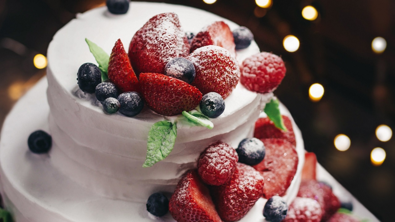 fruit wedding cake